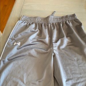 Men’s Under Armour warm up pants